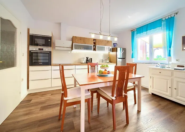 Bor Krk Apartman Krk Town